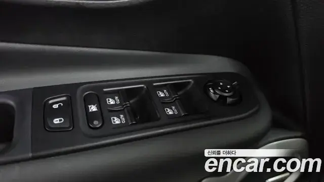Jeep Renegade 2021 — ფოტო 14/35