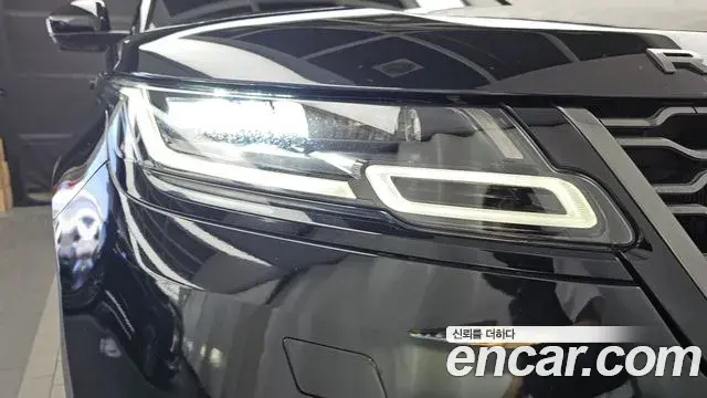 Land Rover Range Rover Velar 2019 — Şəkil 7/38