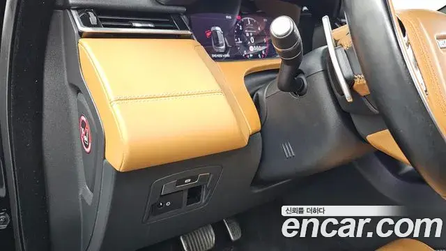 Land Rover Range Rover Velar 2019 — Şəkil 19/38