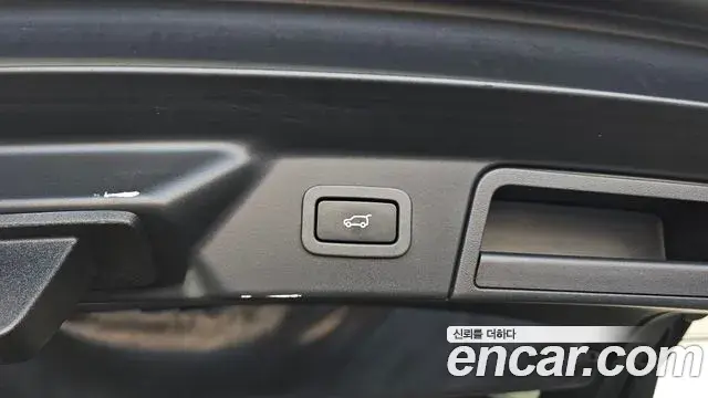 Land Rover Range Rover Velar 2019 — Şəkil 6/38