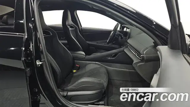 Hyundai The New Avante Hybrid 2022 — Photo 14/32