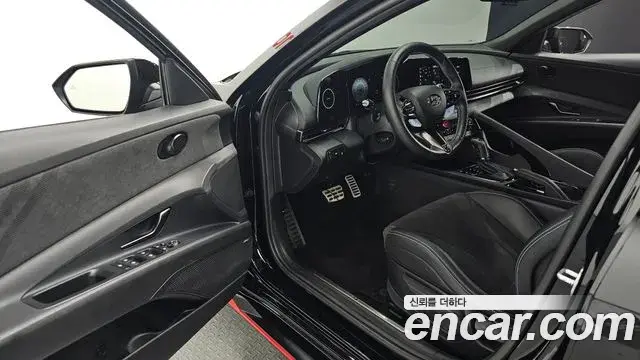Hyundai The New Avante Hybrid 2022 — Photo 16/32