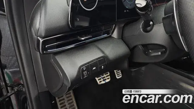 Hyundai The New Avante Hybrid 2022 — Photo 7/32