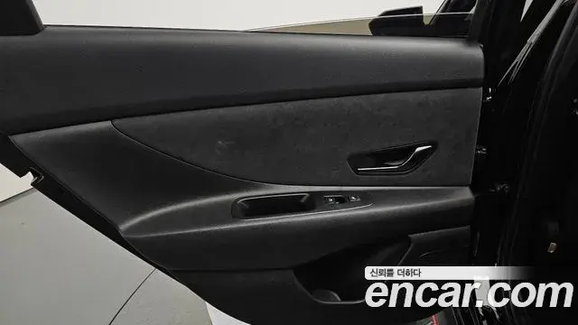 Hyundai The New Avante Hybrid 2022 — Photo 24/32