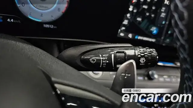 Hyundai The New Avante Hybrid 2022 — Photo 12/32