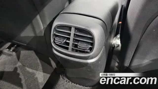 Hyundai The New Avante Hybrid 2022 — Photo 29/32