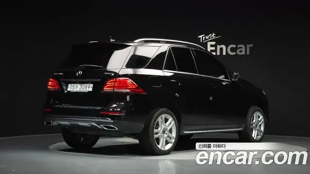 Mercedes-Benz GLE-Class 2018 — Фото 2/20