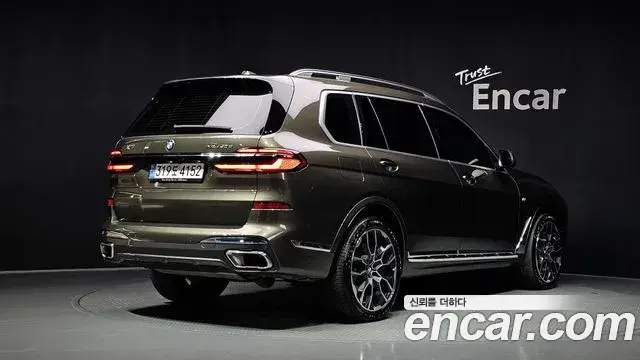 BMW X7 2023 — ფოტო 21/37