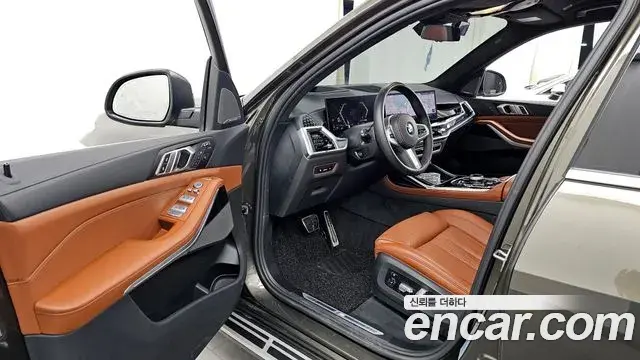 BMW X7 2023 — ფოტო 34/37