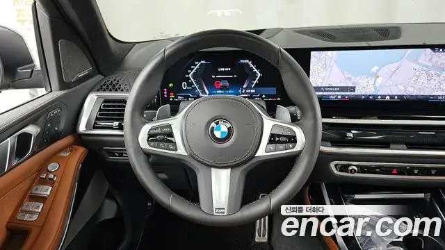 BMW X7 2023 — ფოტო 27/37