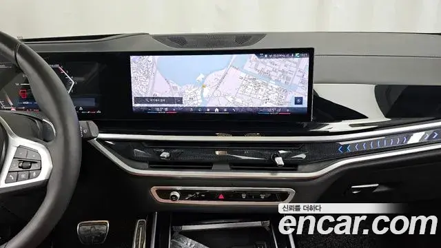 BMW X7 2023 — ფოტო 16/37