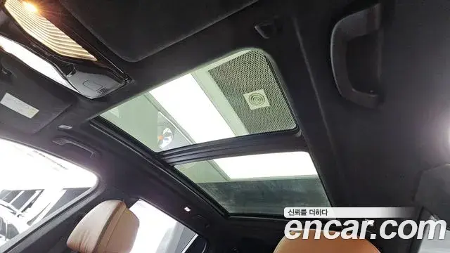 BMW X7 2023 — ფოტო 35/37