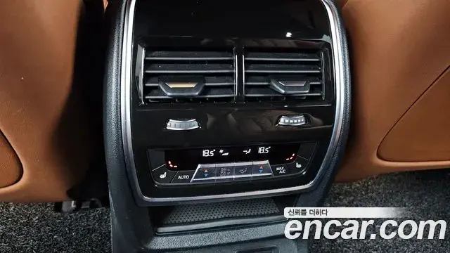 BMW X7 2023 — ფოტო 6/37