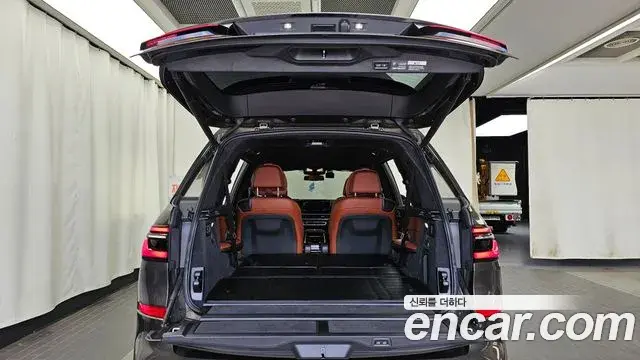 BMW X7 2023 — ფოტო 36/37