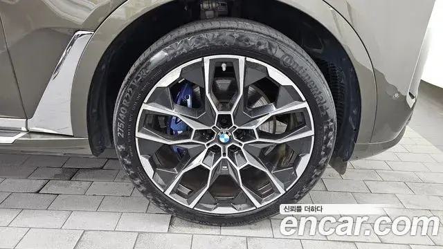 BMW X7 2023 — ფოტო 19/37