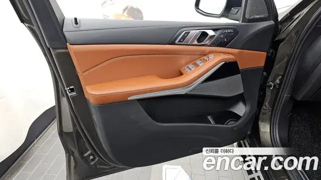 BMW X7 2023 — ფოტო 37/37