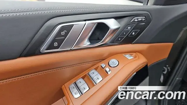 BMW X7 2023 — ფოტო 29/37
