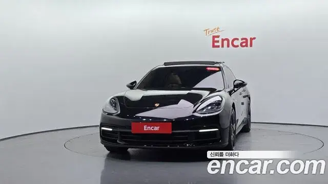 Porsche Panamera 2019 — Photo 17/34