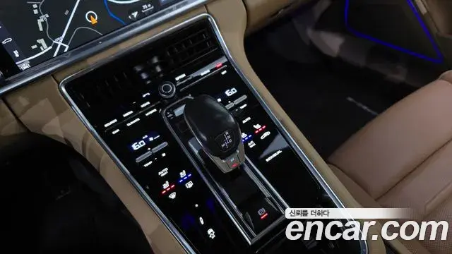 Porsche Panamera 2019 — Photo 34/34