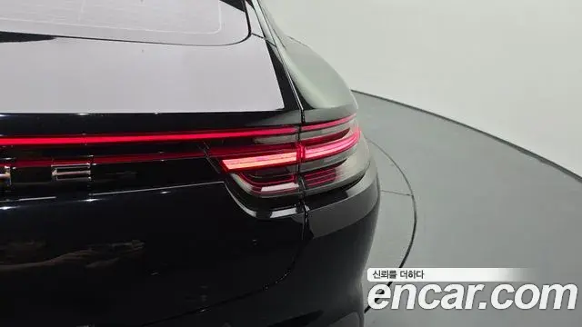 Porsche Panamera 2019 — Photo 22/34