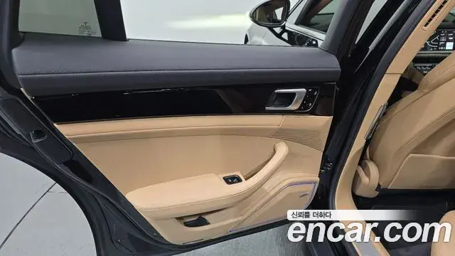 Porsche Panamera 2019 — Photo 9/34