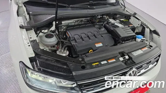 Volkswagen Tiguan 2020 — ფოტო 14/20