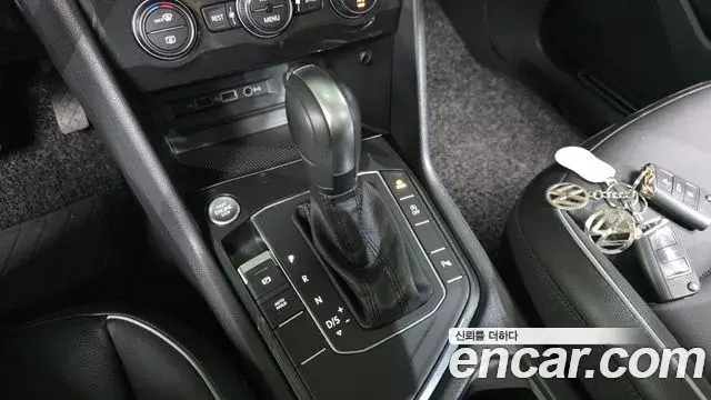 Volkswagen Tiguan 2020 — ფოტო 13/20