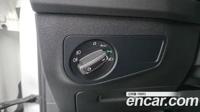 Volkswagen Tiguan 2020 — ფოტო 8/20