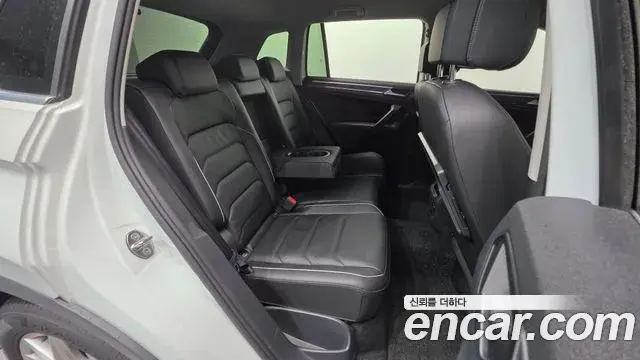 Volkswagen Tiguan 2020 — ფოტო 5/20