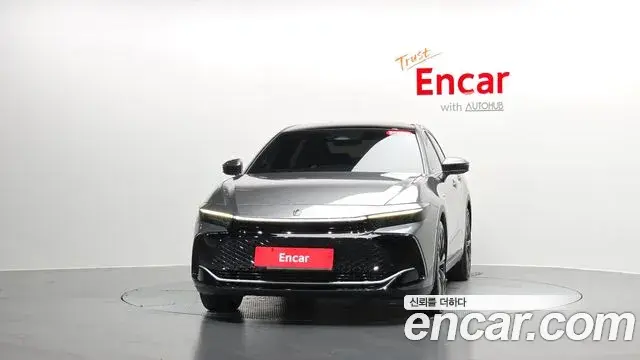 Toyota Crown Crossover 2024 — ფოტო 9/35