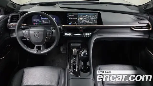 Toyota Crown Crossover 2024 — ფოტო 33/35
