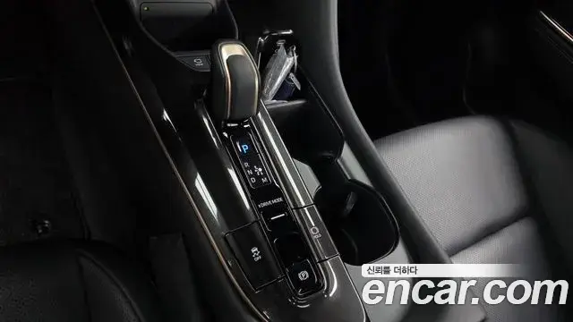 Toyota Crown Crossover 2024 — ფოტო 30/35
