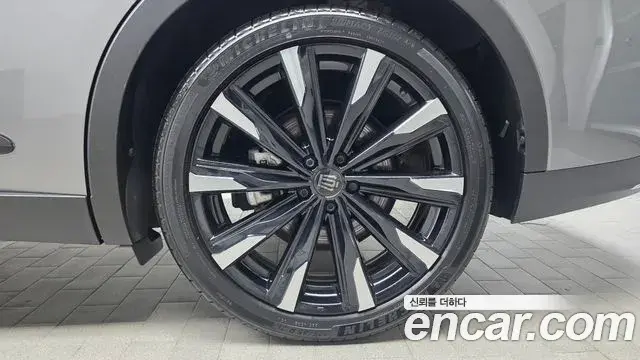 Toyota Crown Crossover 2024 — ფოტო 32/35
