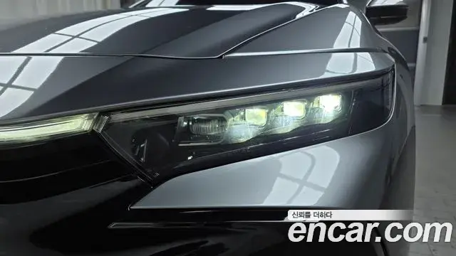 Toyota Crown Crossover 2024 — ფოტო 19/35