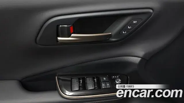 Toyota Crown Crossover 2024 — ფოტო 24/35