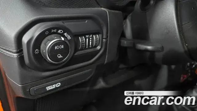 Jeep Gladiator 2025 — Фото 19/20
