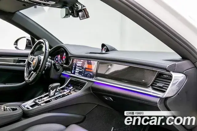 Porsche Panamera 2020 — Photo 2/20