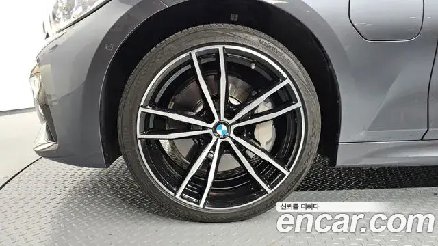 BMW 3 Series 2020 — Şəkil 13/34