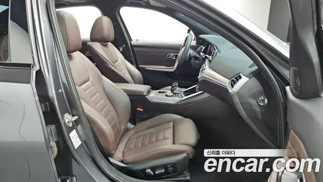 BMW 3 Series 2020 — Şəkil 14/34