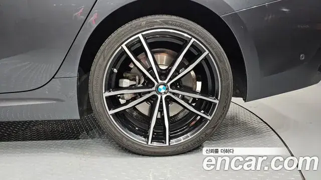 BMW 3 Series 2020 — Şəkil 19/34