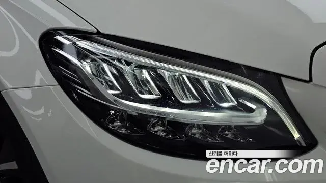 Mercedes-Benz C-Class 2020 — Photo 27/34