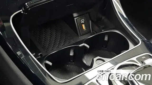 Mercedes-Benz C-Class 2020 — Photo 24/34