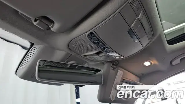 Mercedes-Benz C-Class 2020 — Photo 17/34