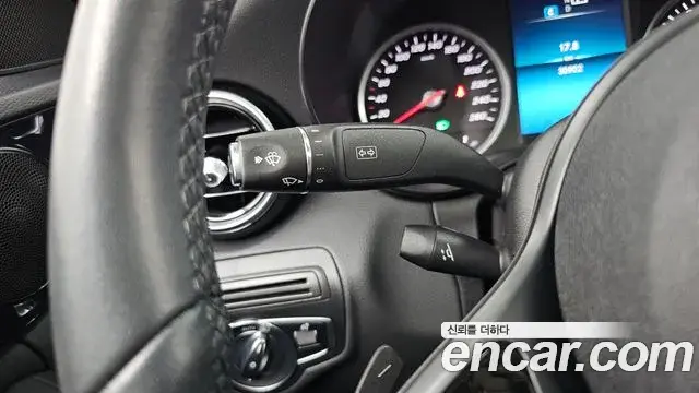 Mercedes-Benz C-Class 2020 — Photo 5/34