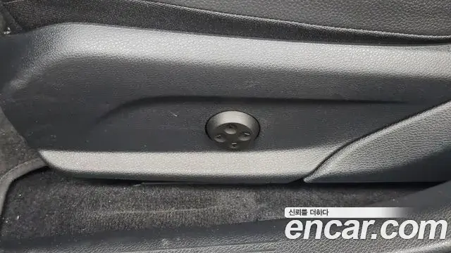 Mercedes-Benz C-Class 2020 — Photo 6/34