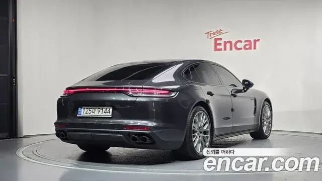 Porsche Panamera 2022 — Photo 6/35