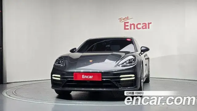Porsche Panamera 2022 — Photo 23/35