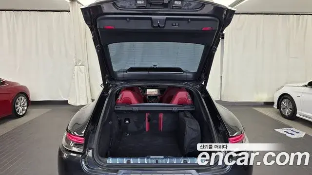 Porsche Panamera 2022 — Photo 27/35