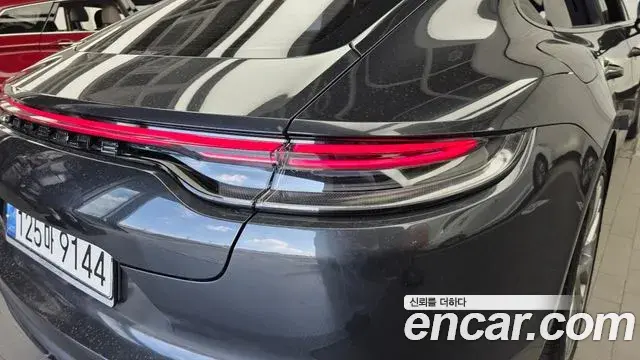 Porsche Panamera 2022 — Photo 16/35