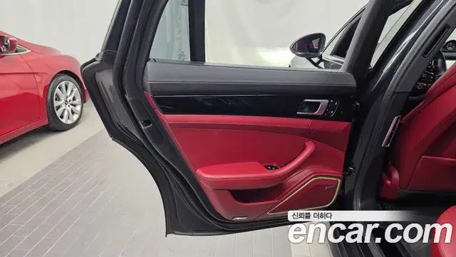 Porsche Panamera 2022 — Photo 31/35